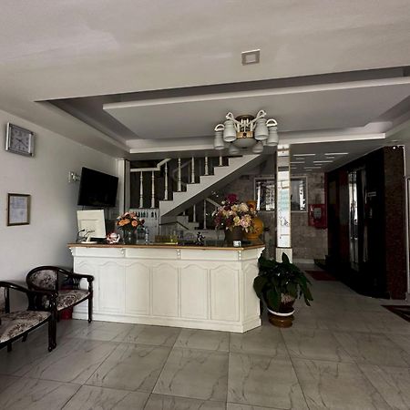 Oyo 1196 Le Vu Hotel 달랏 외부 사진