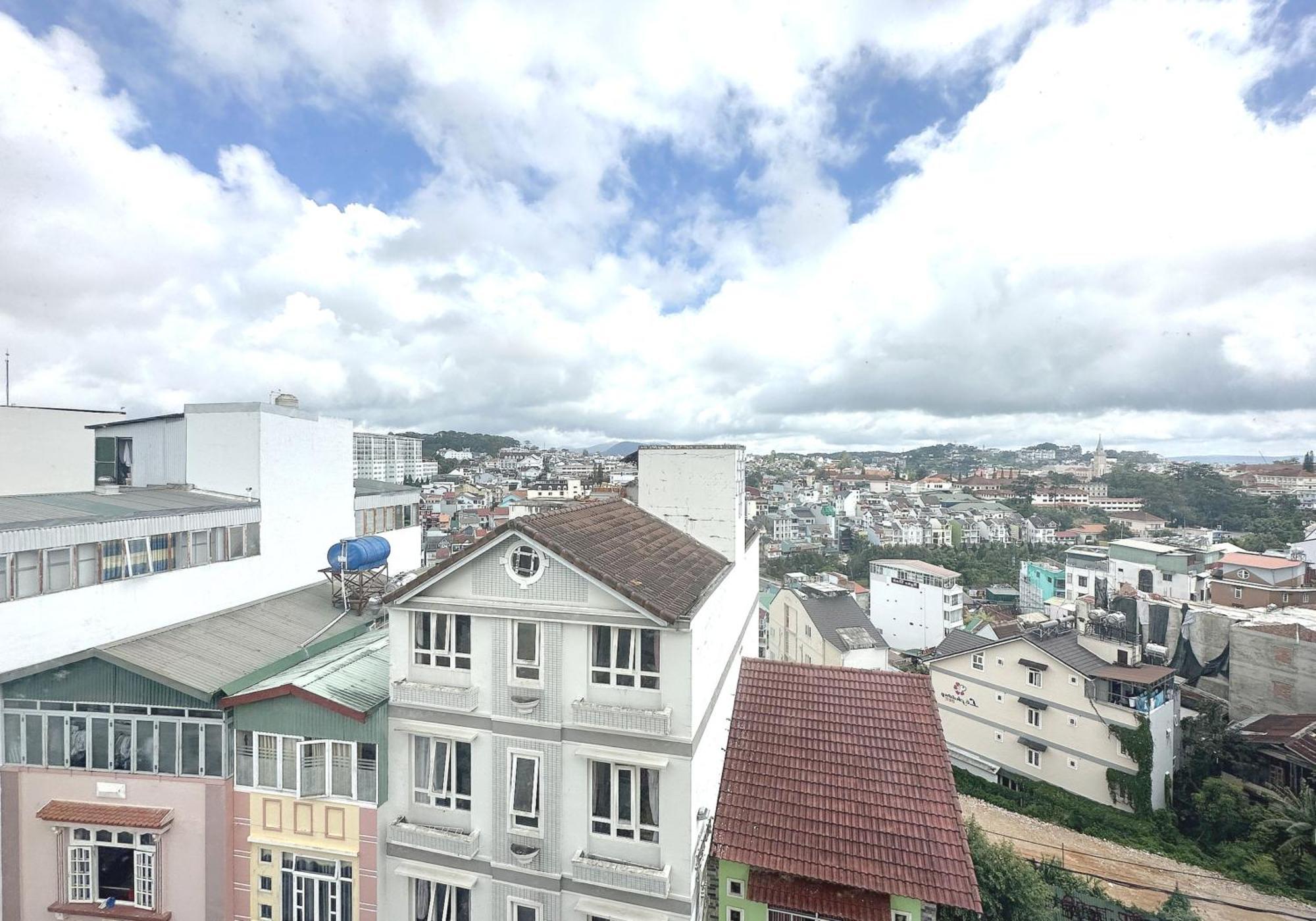Oyo 1196 Le Vu Hotel 달랏 외부 사진